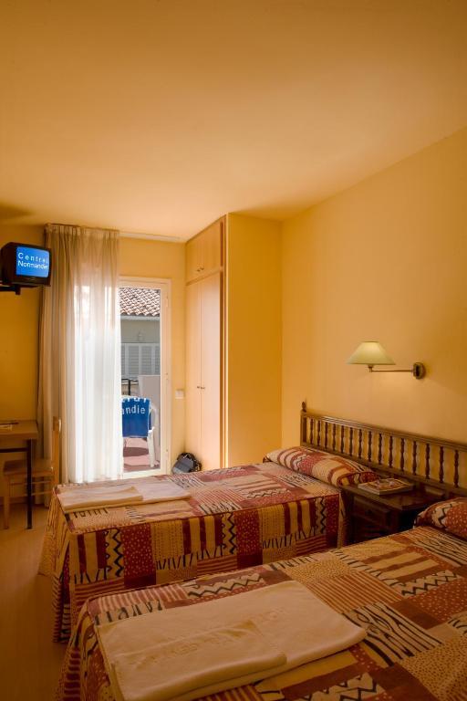 Hotel Central Normandie シッチェス 部屋 写真